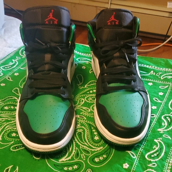 Air Jordan - Picture 1 of 3